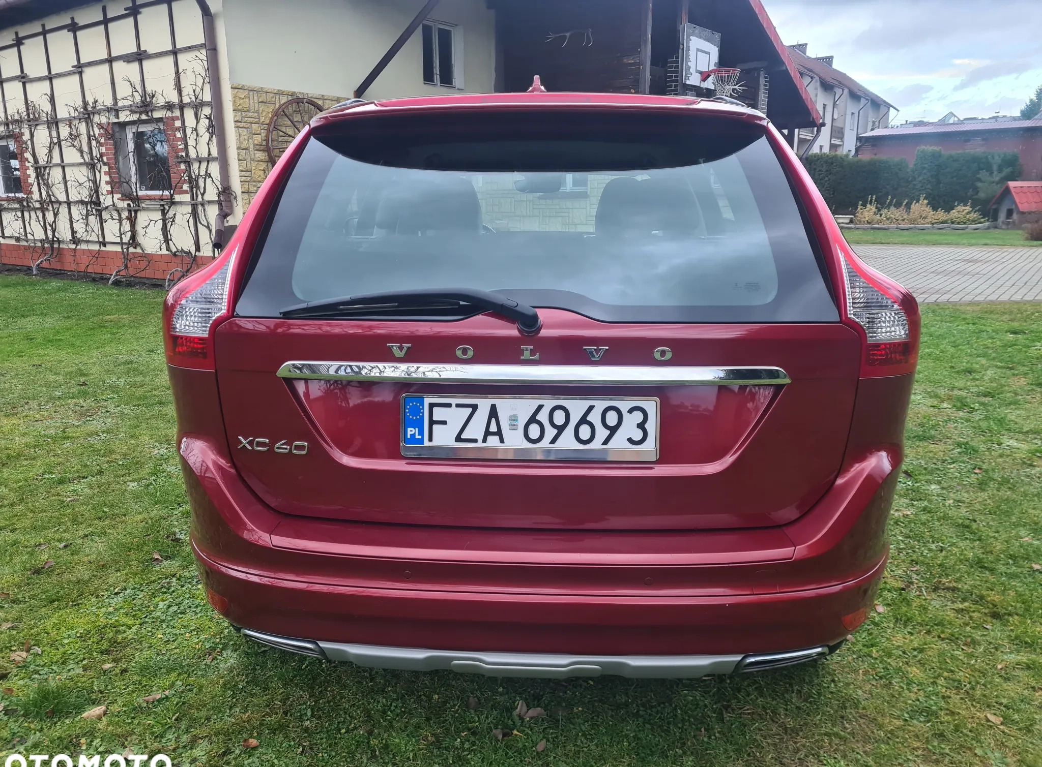 Volvo XC 60 cena 84000 przebieg: 128500, rok produkcji 2015 z Jasień małe 172
